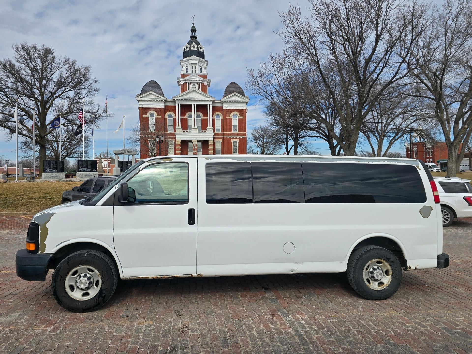 2008 Chevrolet Express Passenger 3500 Base