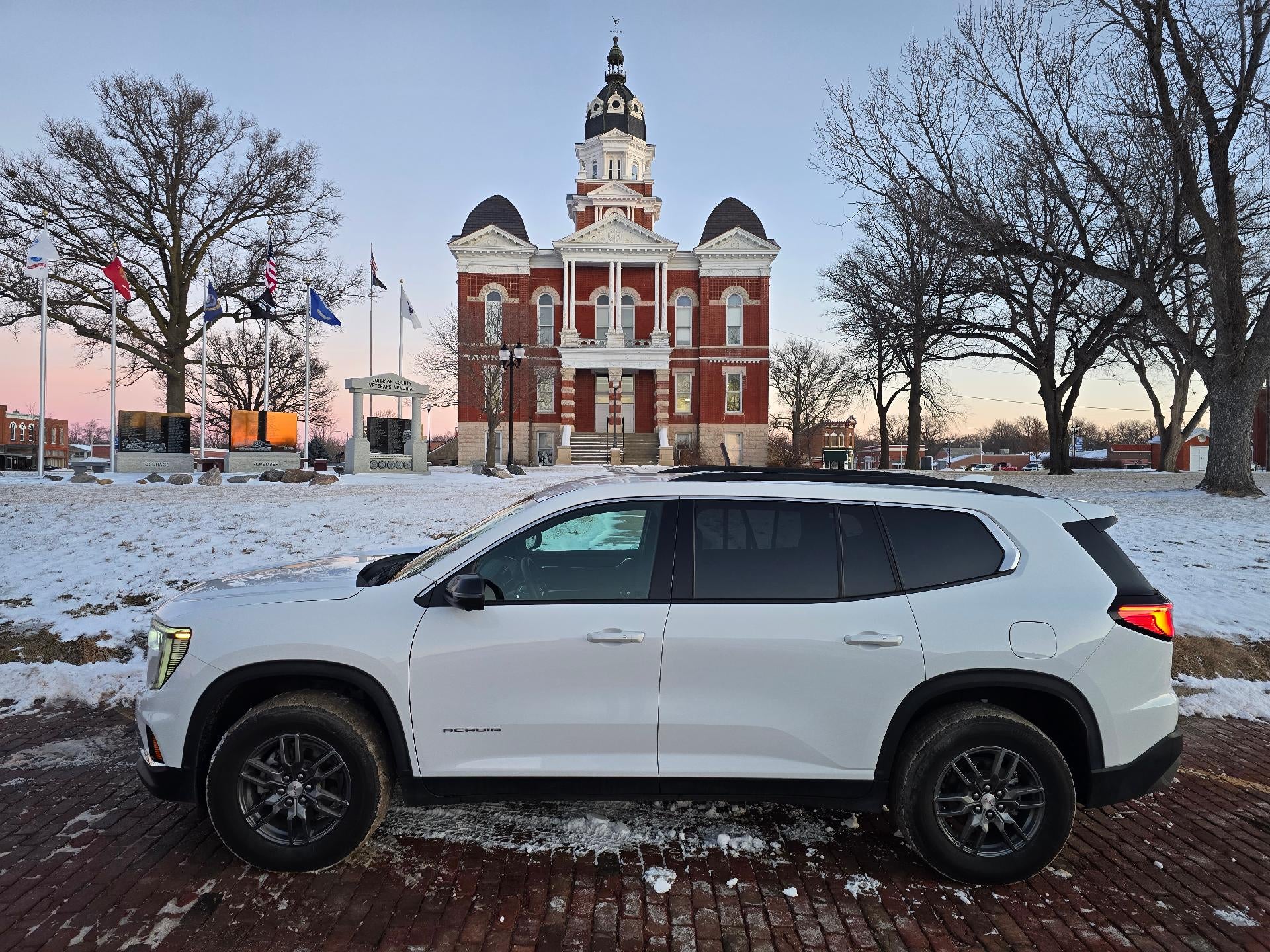 2025 GMC Acadia Elevation