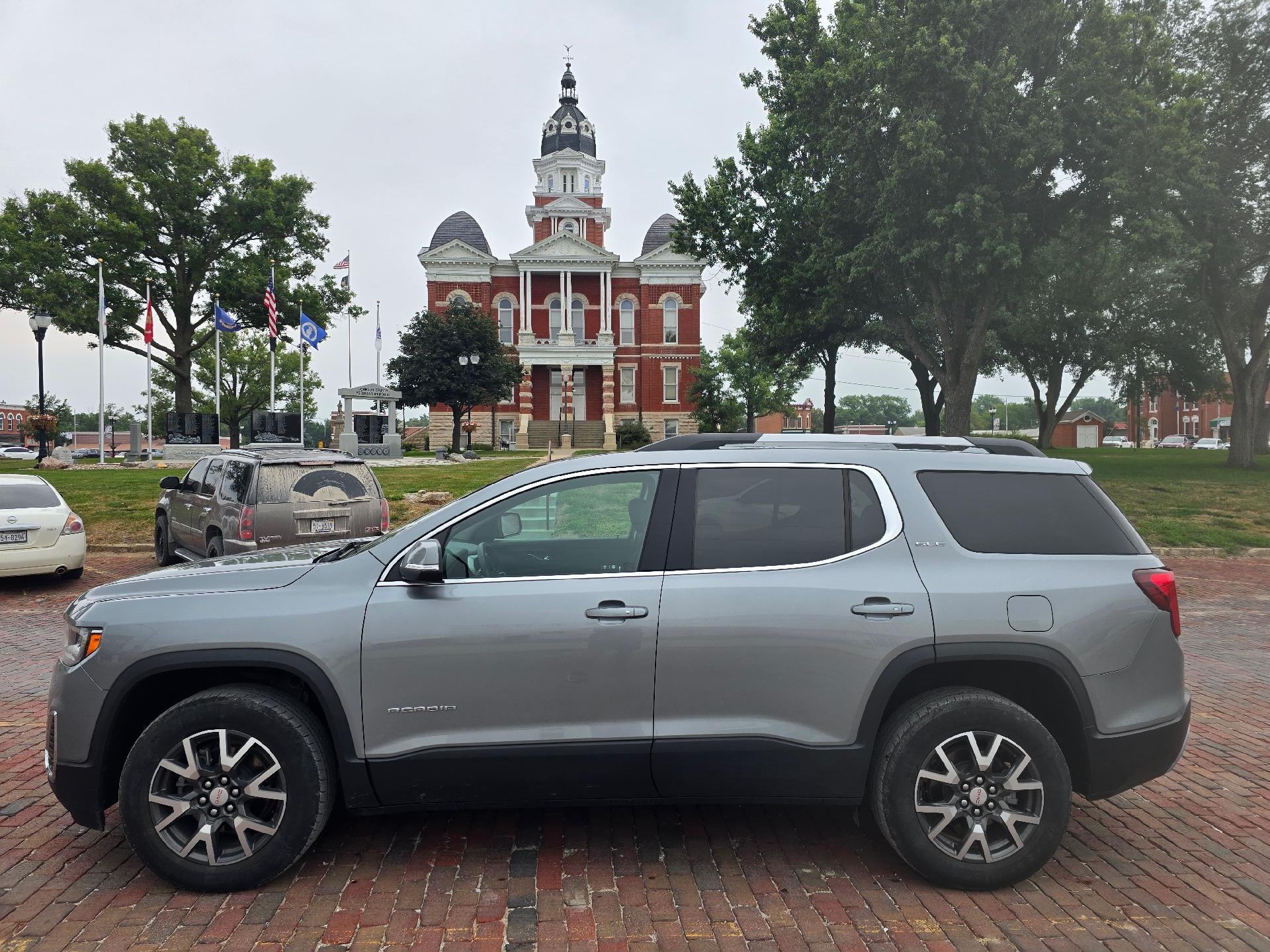2023 GMC Acadia SLE