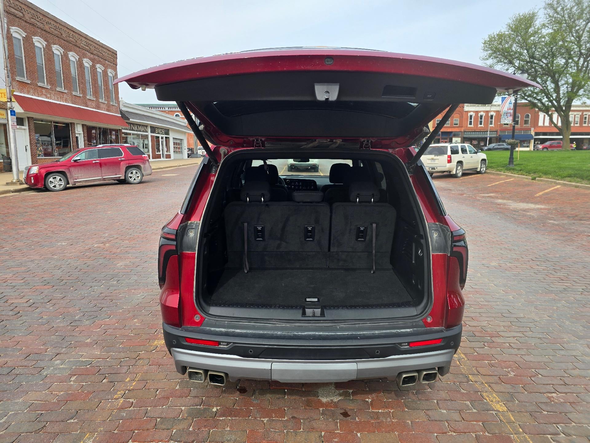 2024 Chevrolet Traverse LT