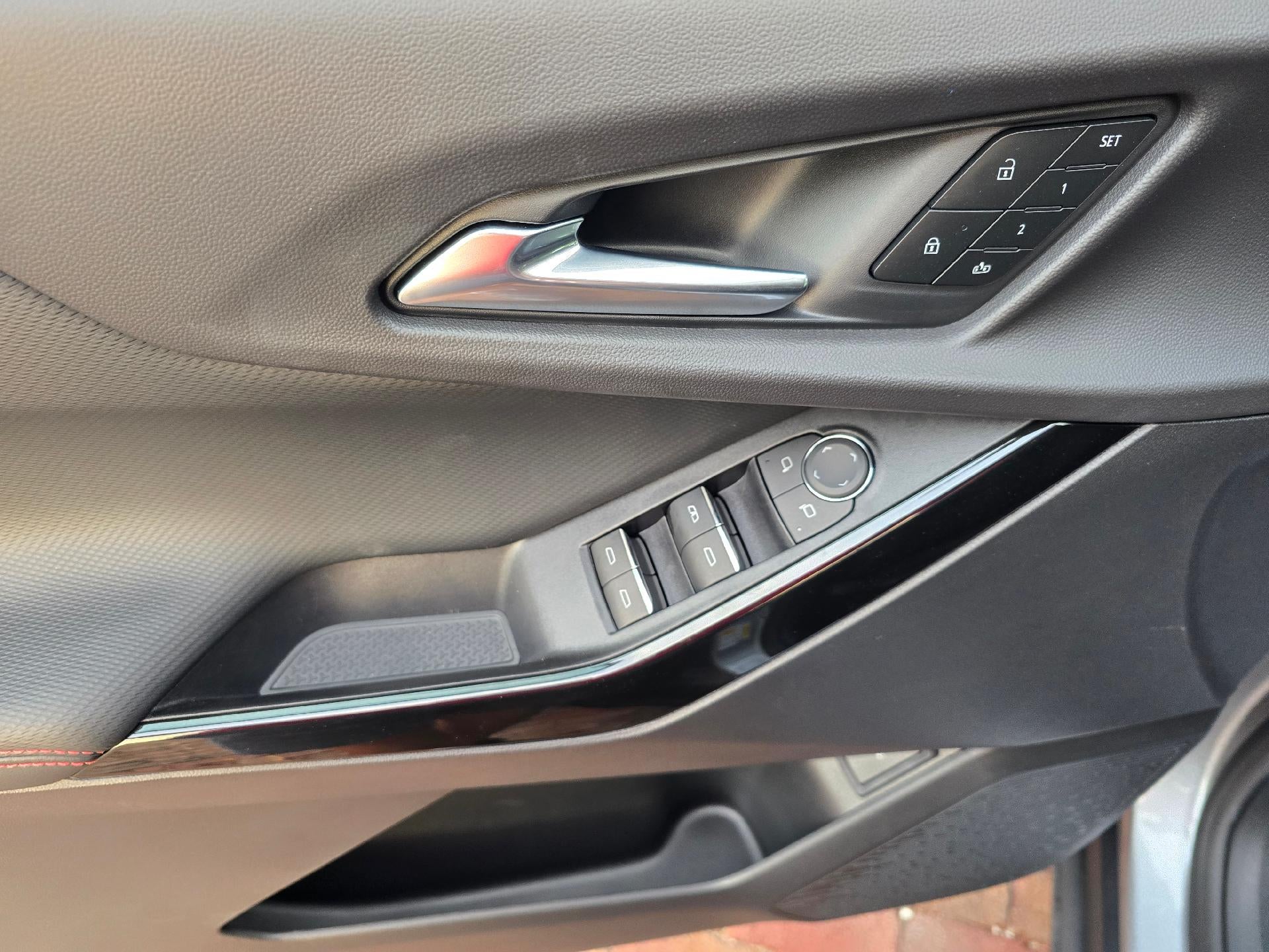 2027 Chevrolet Equinox RS - Photo 12