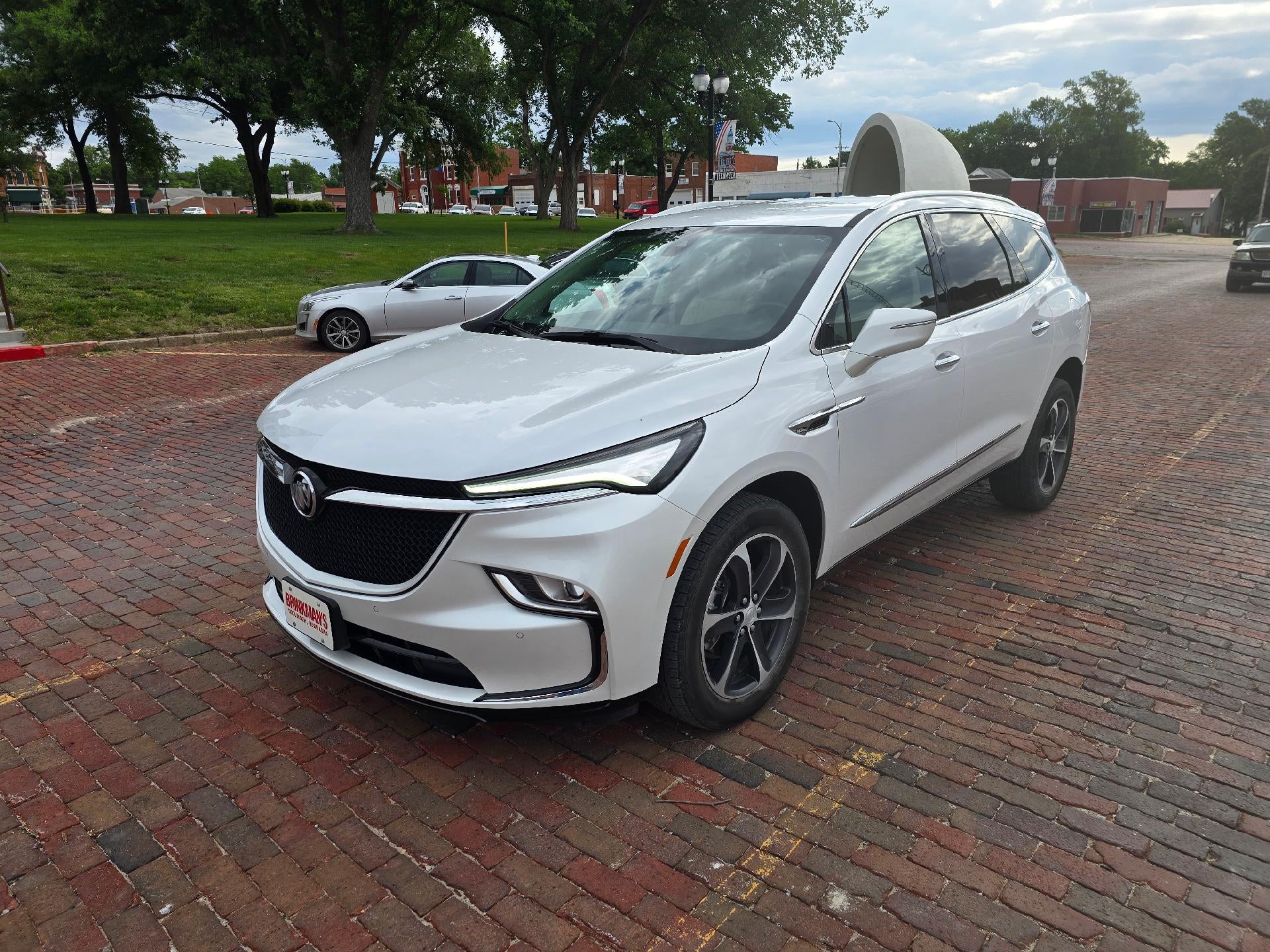 2022 Buick Enclave Essence's photo
