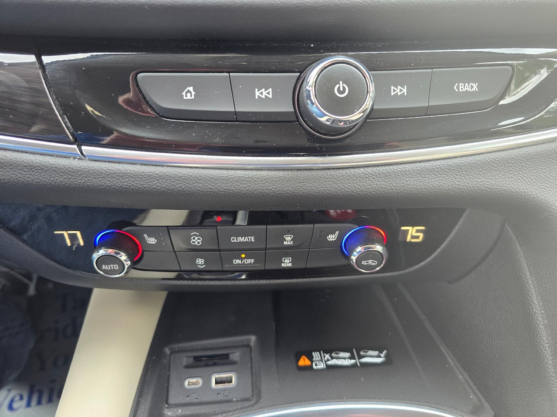 2022 Buick Enclave Essence
