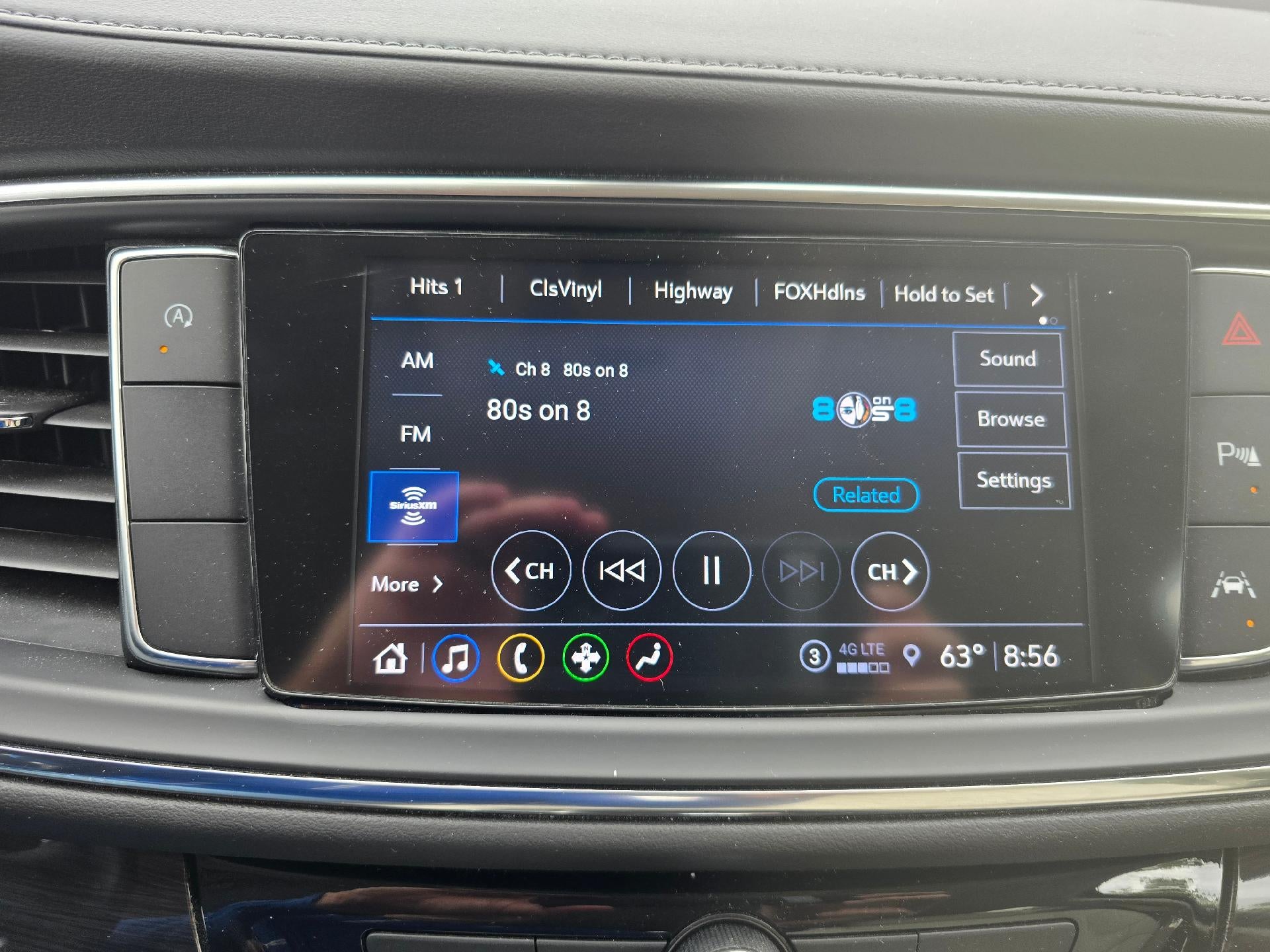 2022 Buick Enclave Essence