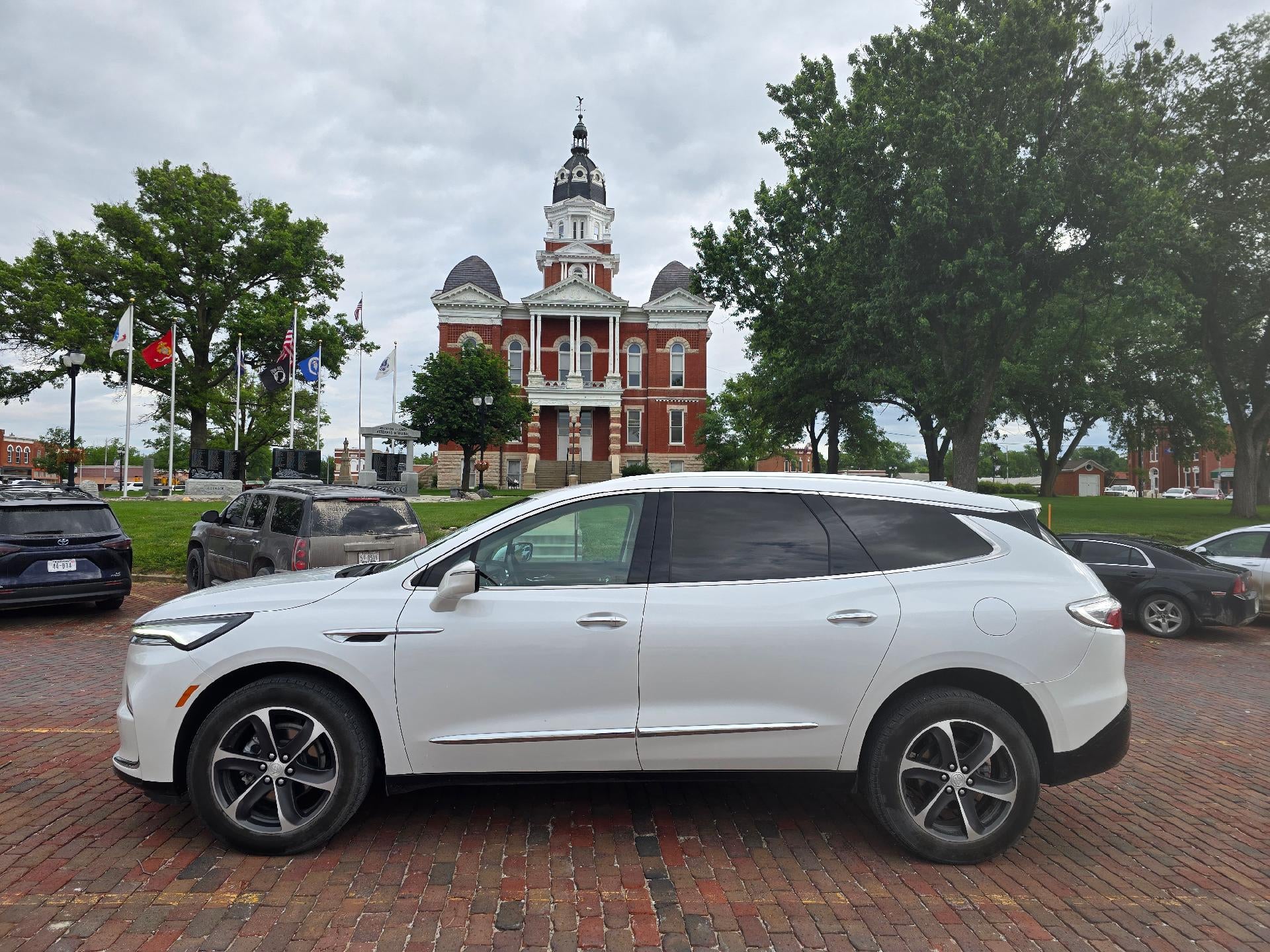 2022 Buick Enclave Essence